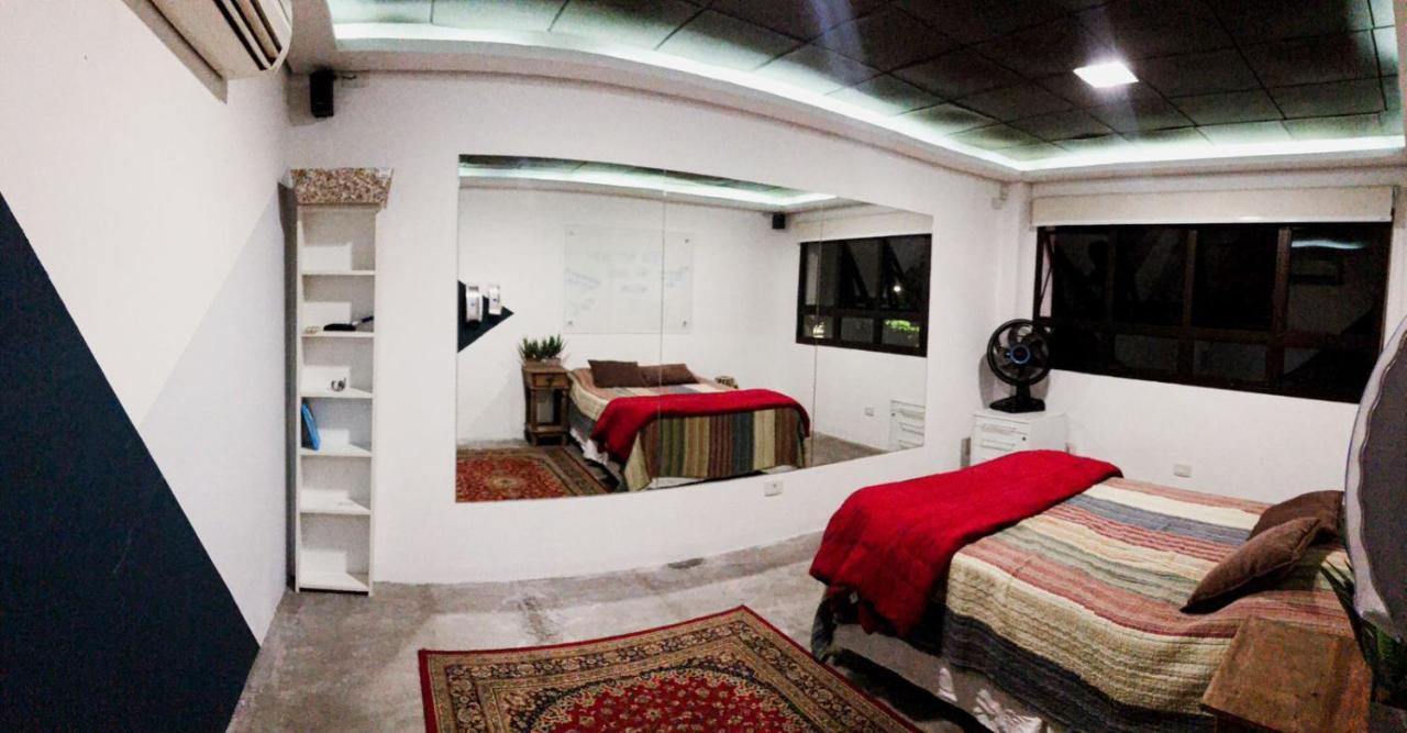 Habitación en casa particular Metro Hospital